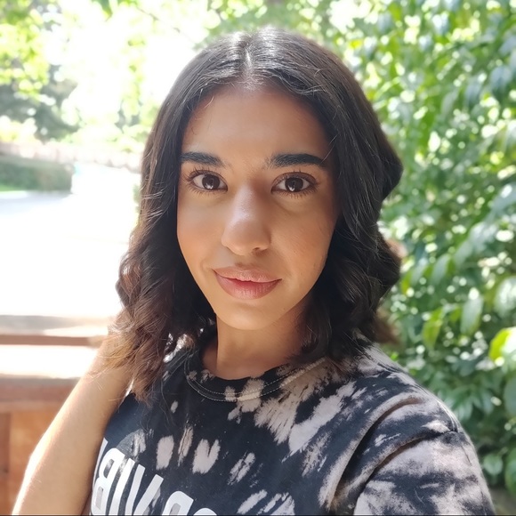 Meet your Posher, Sophia - Picture 1 of 1